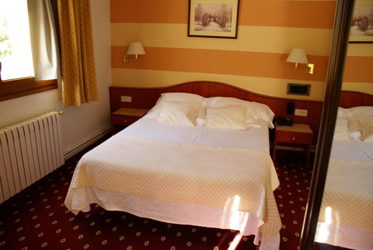Hotel Edelweiss أرتييس المظهر الخارجي الصورة